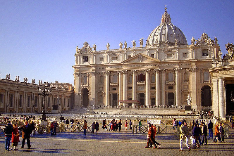 [St-Peter-s-Basilica_View-of-St-Peter.jpg]