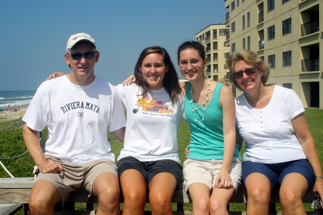[Beach-Trip-2011-part-2-034-14.jpg]