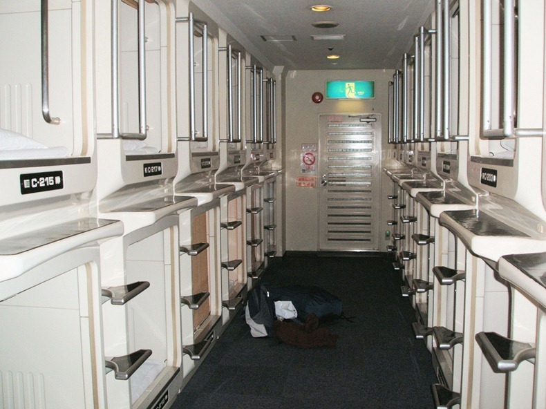 capsule-hotel-9