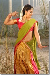 farzana in halfsaree farzana in halfsaree