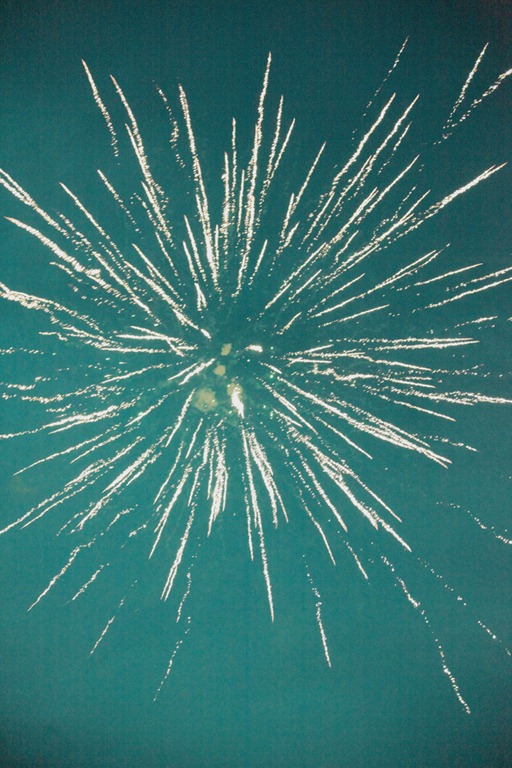 [fireworks%2520from%2520flickr%255B5%255D.jpg]