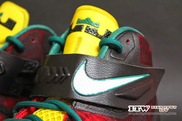 Zoom Soldier 8 in Black White Red and Yellow 688579016