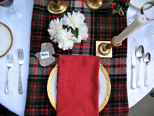 What a great table runner (from thedecorista.com).
