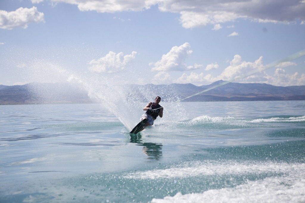 [2012-07-16-waterskiing-55018.jpg]