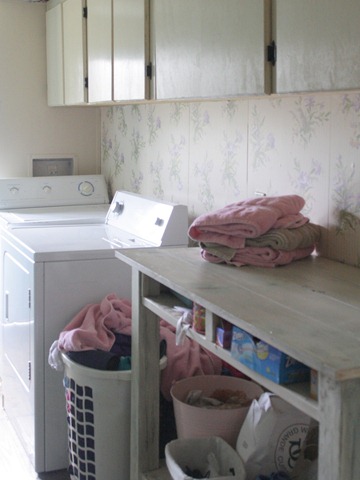 [laundry%2520room%2520before%25202%255B5%255D.jpg]
