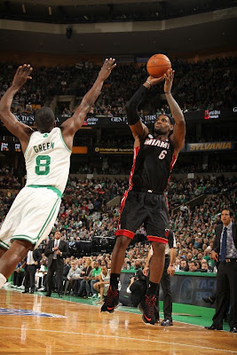 lebron james nba 130127 mia at bos 10 Boston Outlasts Miami in 2nd OT. LeBron Debuts Suede X PE!