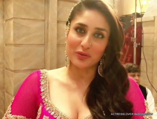 Kareena-Kapoor-hot-cleavage (19)
