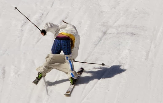 Sweden's Henrik Harlaut makes a hard landing before crashing during the men's ski slopestyle qualifying at the Rosa Khutor Extreme Park, at the 2014 Winter Olympics, Thursday, Feb. 13, 2014, in Krasnaya Polyana, Russia.(AP Photo/Gero Breloer) ORG XMIT: OLYSB322