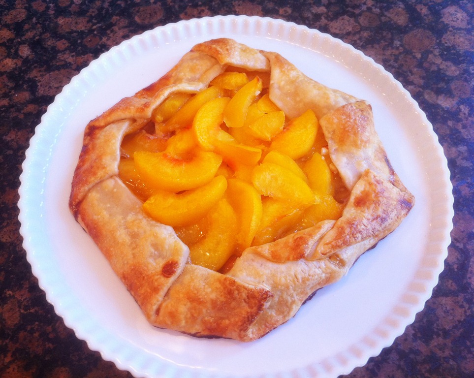 [peach%2520galette%2520after%2520baking%255B5%255D.jpg]