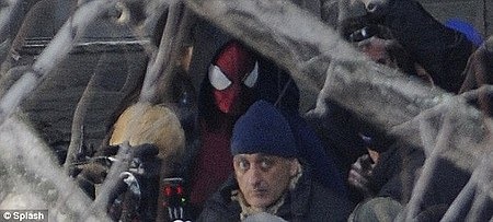 The Amazing Spider-Man 2 Set Photos with Andrew Garfield in Costume 02
