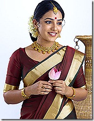 nithya menon in saree