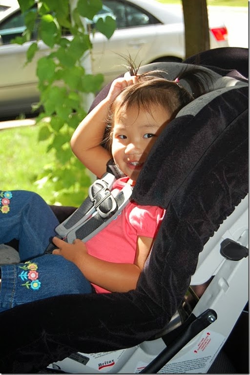 [Big-girl-car-seat-Aug-20102.jpg]