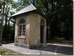 Velm, Halingenstraat: kapel van O.L.V. van Loreto, in renovatie