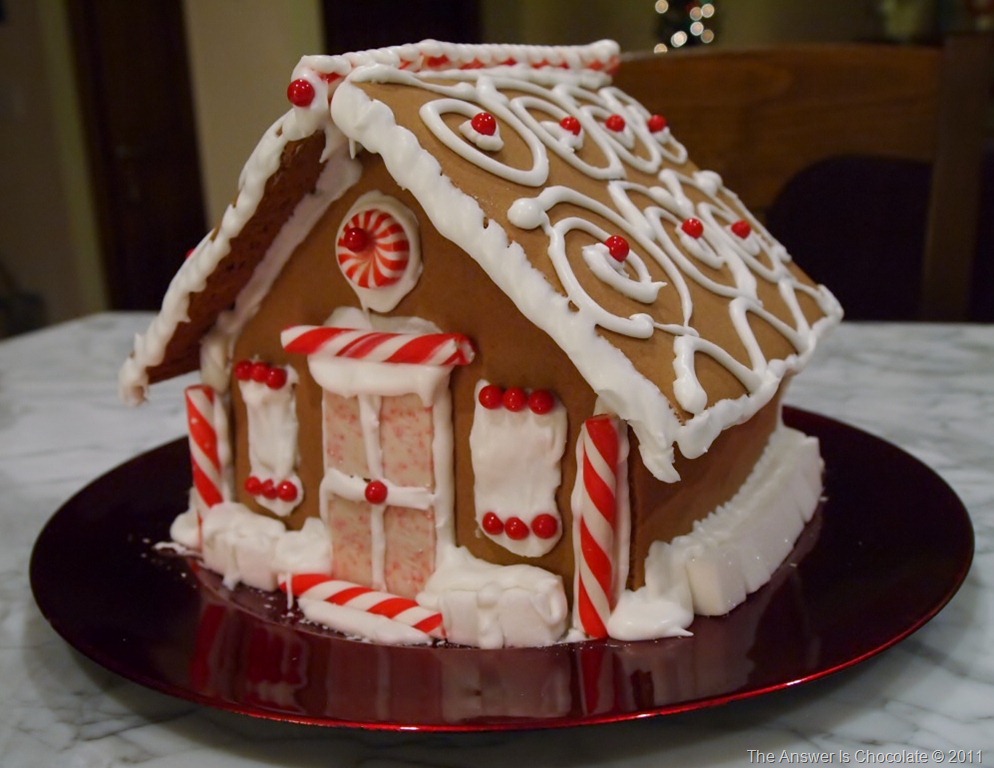 [2011%2520Gingerbread%2520House%255B7%255D.jpg]