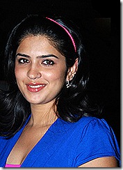 Deeksha seth_cute still Deeksha seth_cute still