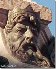 Monumento a Oquendo - cabeza de Neptuno Monumento a Oquendo - cabeza de Neptuno