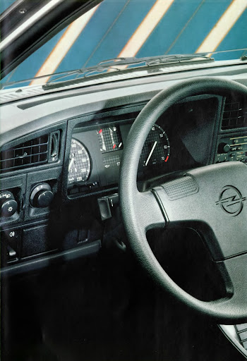 Opel_Ascona_1985 (6).jpg