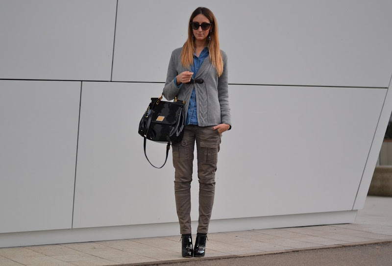 DSC_0180 Sisley, Sisley pants, C&A cardigan, C&A, C&A pullover, Valentino sunglasses, Miss Sicily, Miss Sicily by Dolce & Gabbana, Dolce & Gabbana bag, italian fashion bloggers, fashion blogger, street style, fashion blogger firenze, Carvela boots, Carvela shoes, Carvela by Kurt Geiger, Carvela