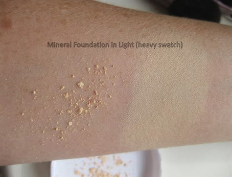 SheerCover-Studio-Mineral-Foundation-Light-swatch