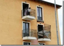 Crolla balcone in New Town a L'Aquila