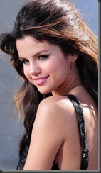 Selena_Gomez_Hot_sideview