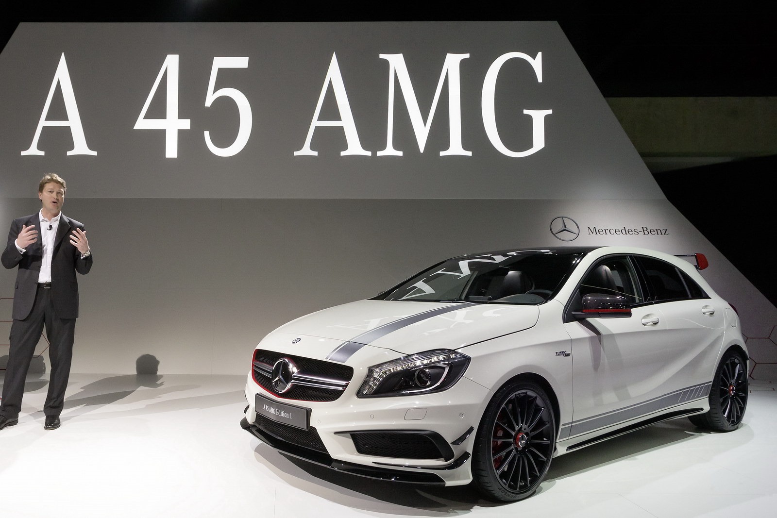 [Mercedes-Benz-A-45-AMG-11%255B2%255D.jpg]