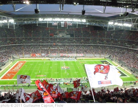 'Drapeau des Tampa Bay Buccaneers' photo (c) 2011, Guillaume Capron - license: http://creativecommons.org/licenses/by-nd/2.0/