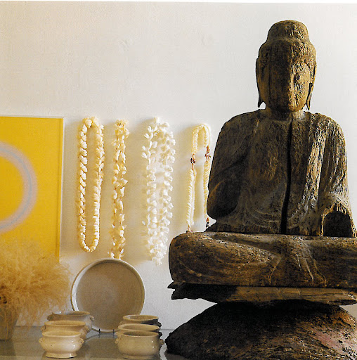 This statue reminds me of the two beautiful figures I brought back from my trip to China.