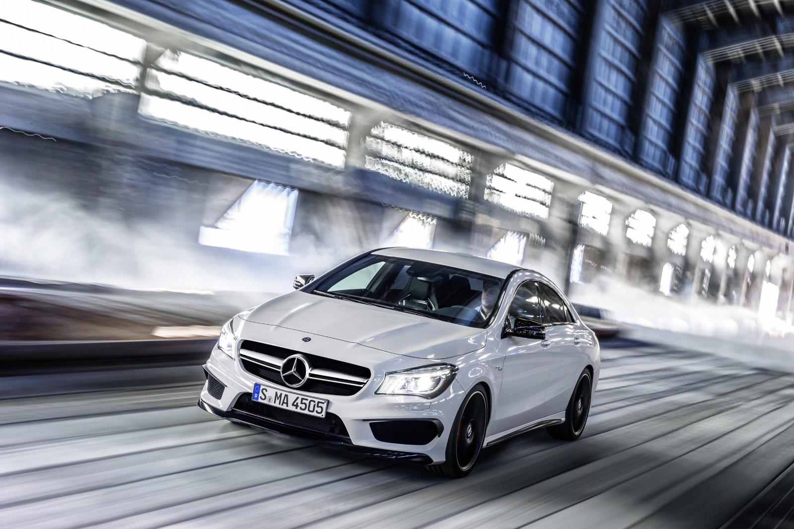 [2014-Mercedes-CLA-45-AMG-21%255B7%255D.jpg]