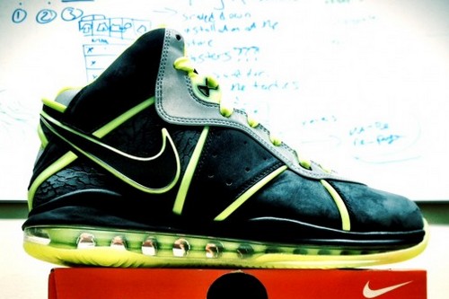 Throwback Thursday Nike LeBron 8 8220112 Pack8221 PEs amp Interview