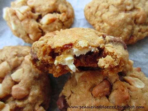 Whire Chocolate Macadamia Cookies 3