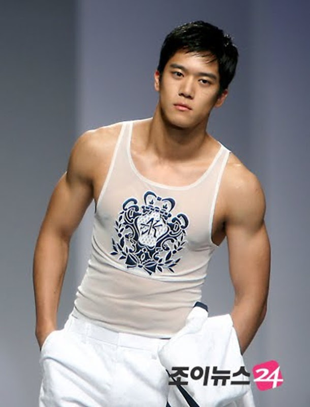 l_picture_04_ha_seok_jin_as_a_model_catwalk_great_sexy_hot_body