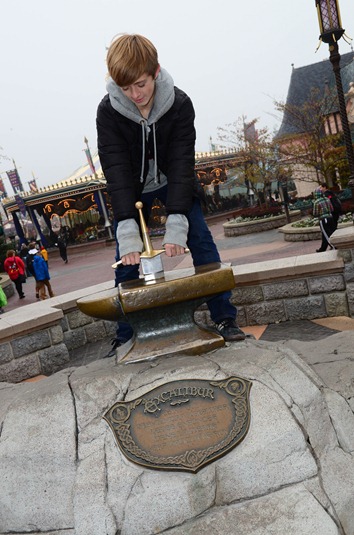 [Disney-Monday84.jpg]