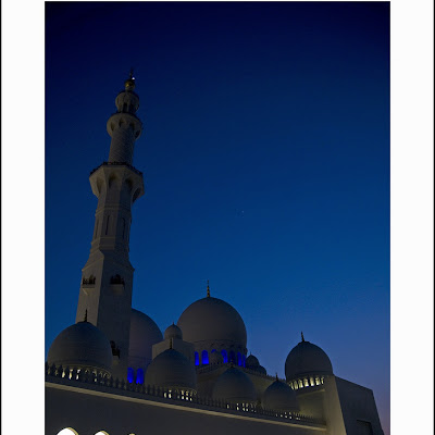 Abu Dhabi, United Arab EmiratesView Large On Black<br> © Kamel Lebtahi<br>Photo selected by <a href="http://bitofinspiration.com"> bitofinspiration.com</a>. <br>For link to original source visit <a href="http://www.flickr.com/photos/48446424@N00/4297341131" >flickr </a> 4297341131.jpg
