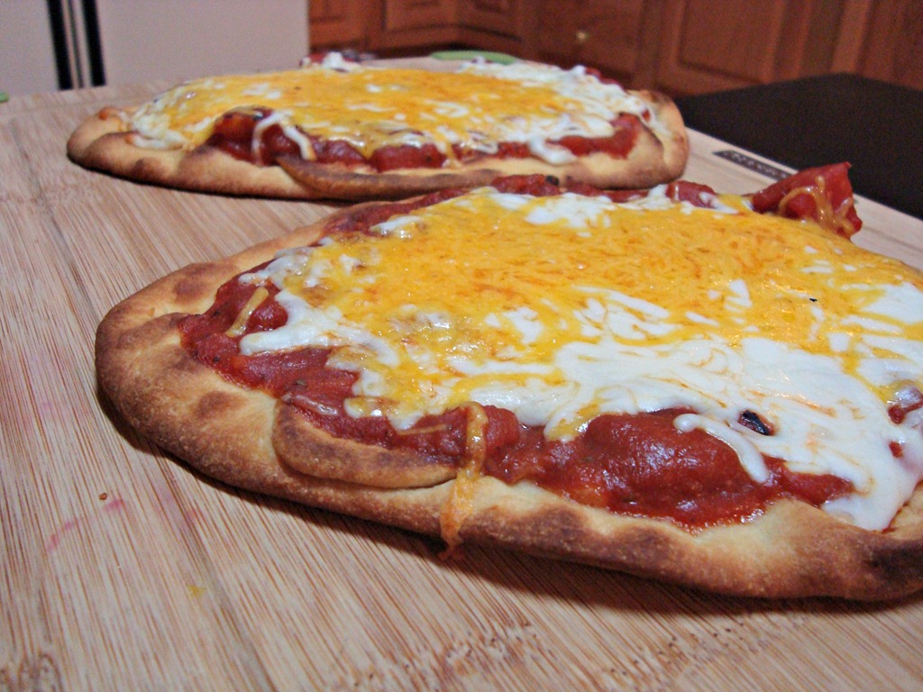 [Naan%2520pizzas%255B3%255D.jpg]