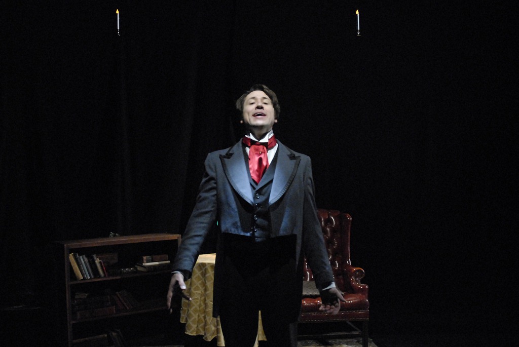 [Colin%2520Ryan%2520as%2520Dickens--Boyle%2520Image%255B3%255D.jpg]
