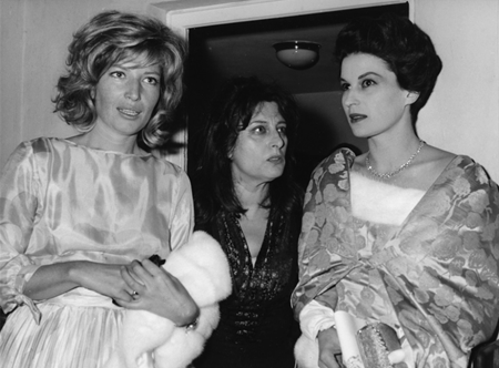 Anna Magnani (al centro), con Silvana Mangano, (a destra) e Monica Vitti (a sinistra), 26 maggio 1965 Anna Magnani (al centro), con Silvana Mangano, (a destra) e Monica Vitti (a sinistra), 26 maggio 1965