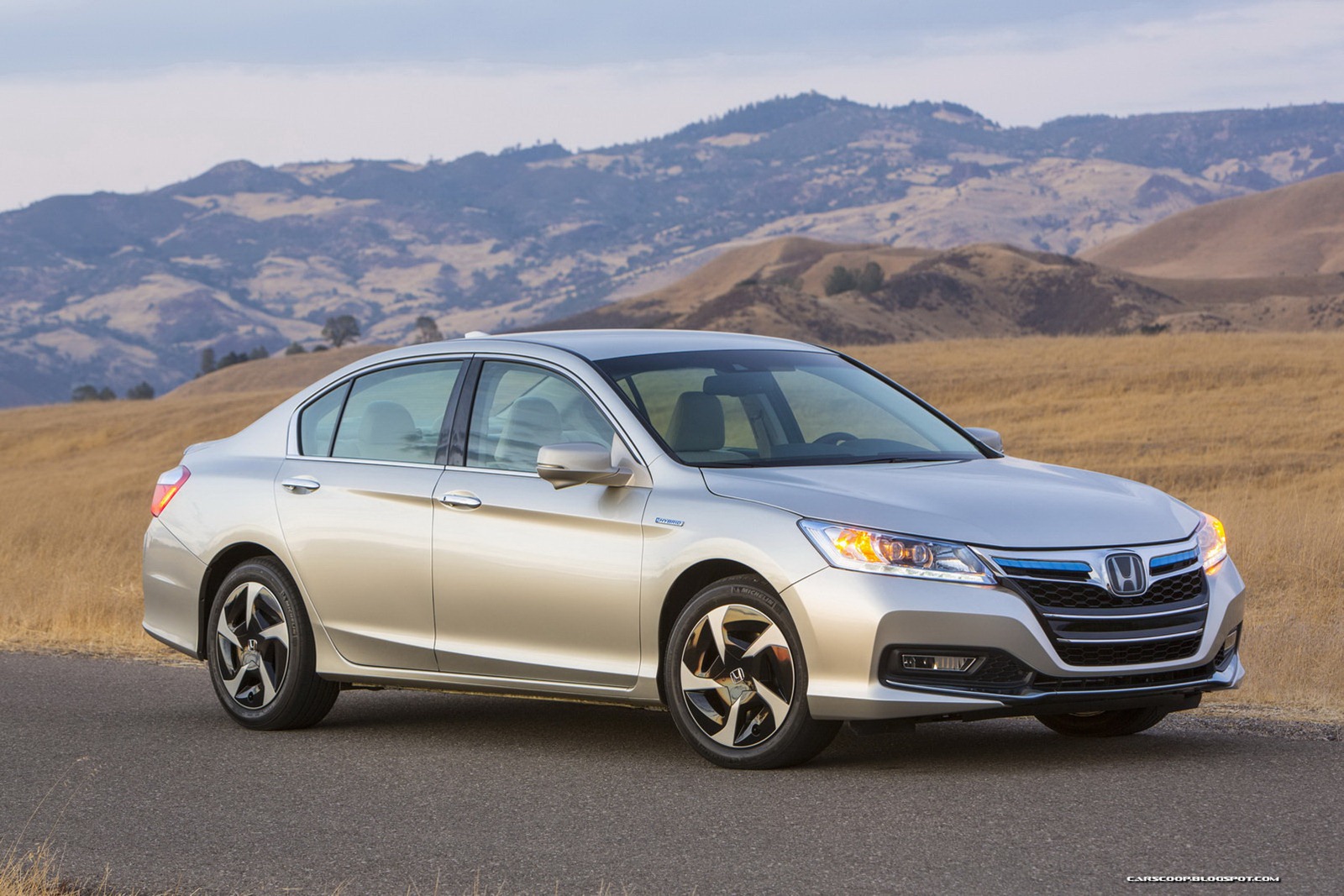 [2014_Honda_Accord_PHEV_202_%255B5%255D.jpg]