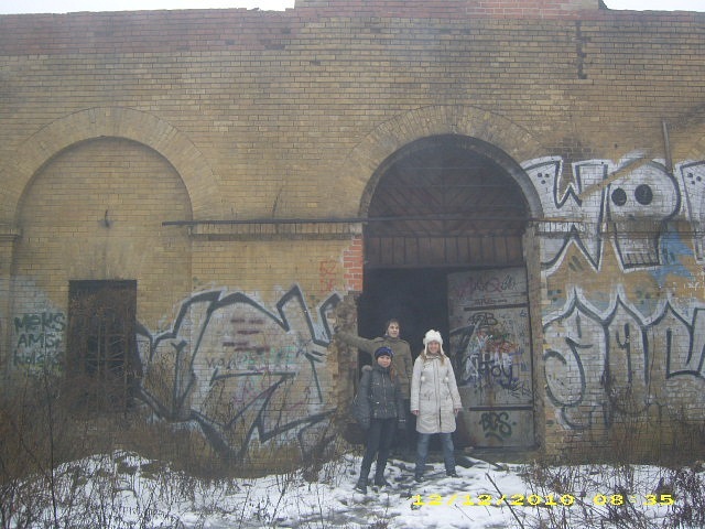 y_4d40735f.jpg