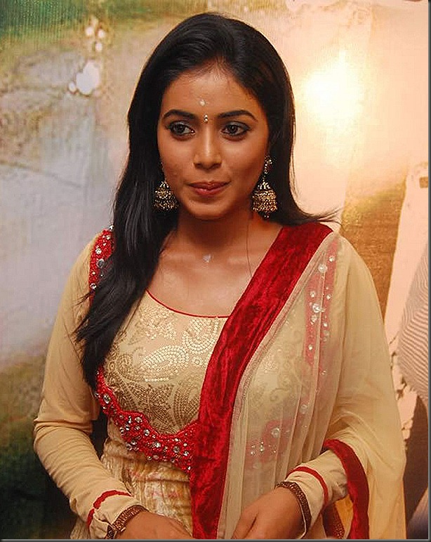 actress_poorna_hot_still actress_poorna_hot_still
