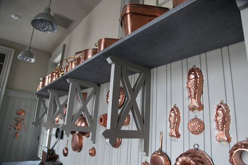 Antique molds were also made from tin, ceramic, and even wood, but copper is the favorite for collecting, and for good reason.  They're really beautiful, don't you think?