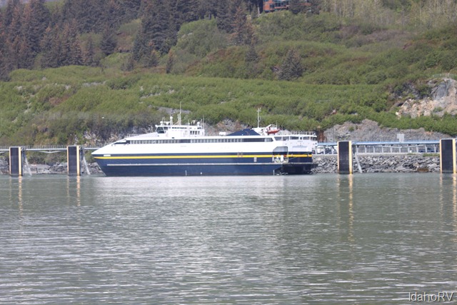 [Alaska-Ferry-at-Dock-in-Val%255B2%255D.jpg]