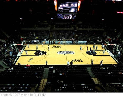'Spurs vs. Mavs' photo (c) 2007, Michelle B. - license: http://creativecommons.org/licenses/by-nd/2.0/