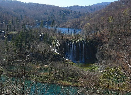 [Plitvice_Lakes%252C_Galovac_Waterfall%255B2%255D.jpg]