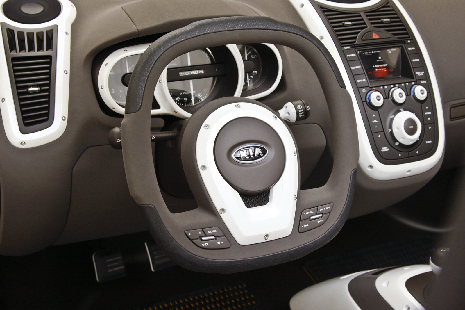 [Kia-Soulster-Convertible-18%255B2%255D.jpg]