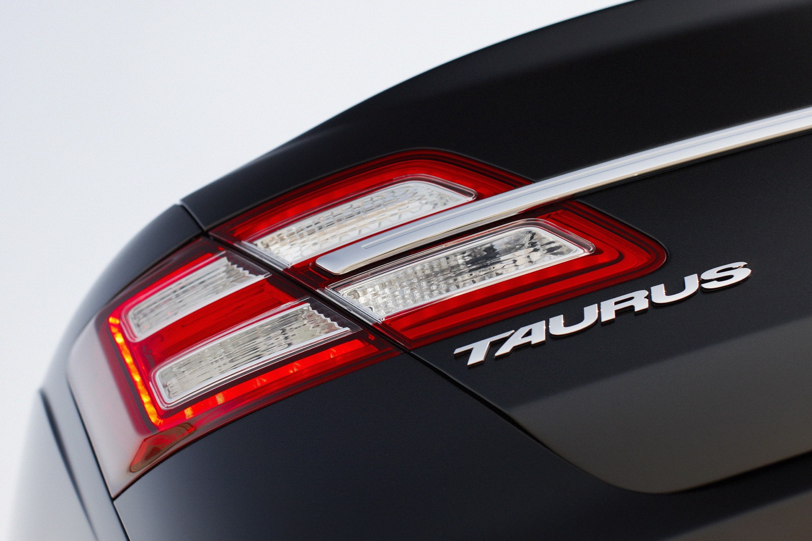 [Ford-Taurus-2%255B2%255D.jpg]