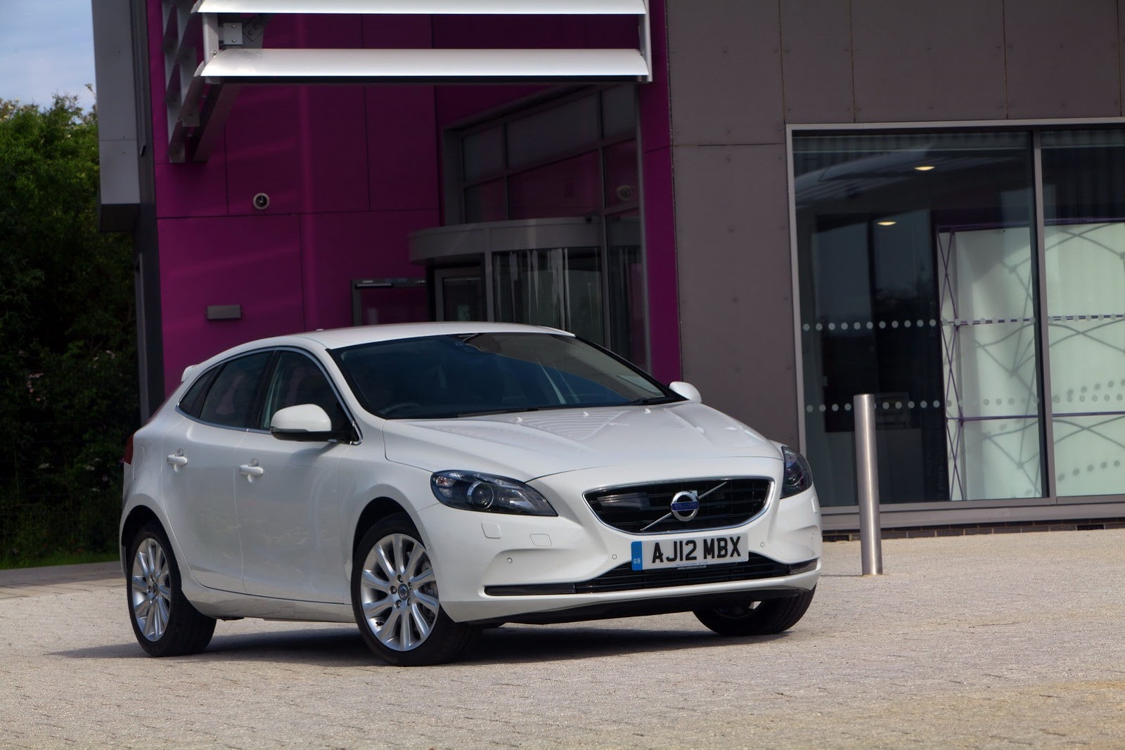 [Volvo-V40-12%255B2%255D.jpg]