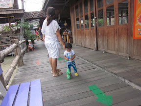 พู่กันเที่ยวพัทยาและยังท้องเสีย
