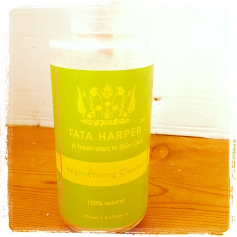 [tata%2520harper%2520cleanser%255B3%255D.jpg]