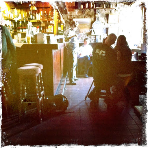 Shooting the video (which you can watch in the iPad version) in a local pub, Venue.